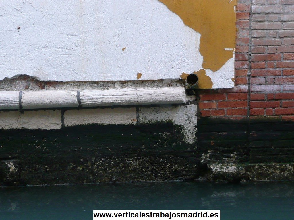Filtraciones de agua de lluvia en paredes