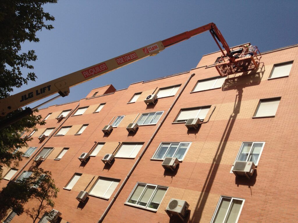 descuelgue vertical en madrid con cesta de elevación